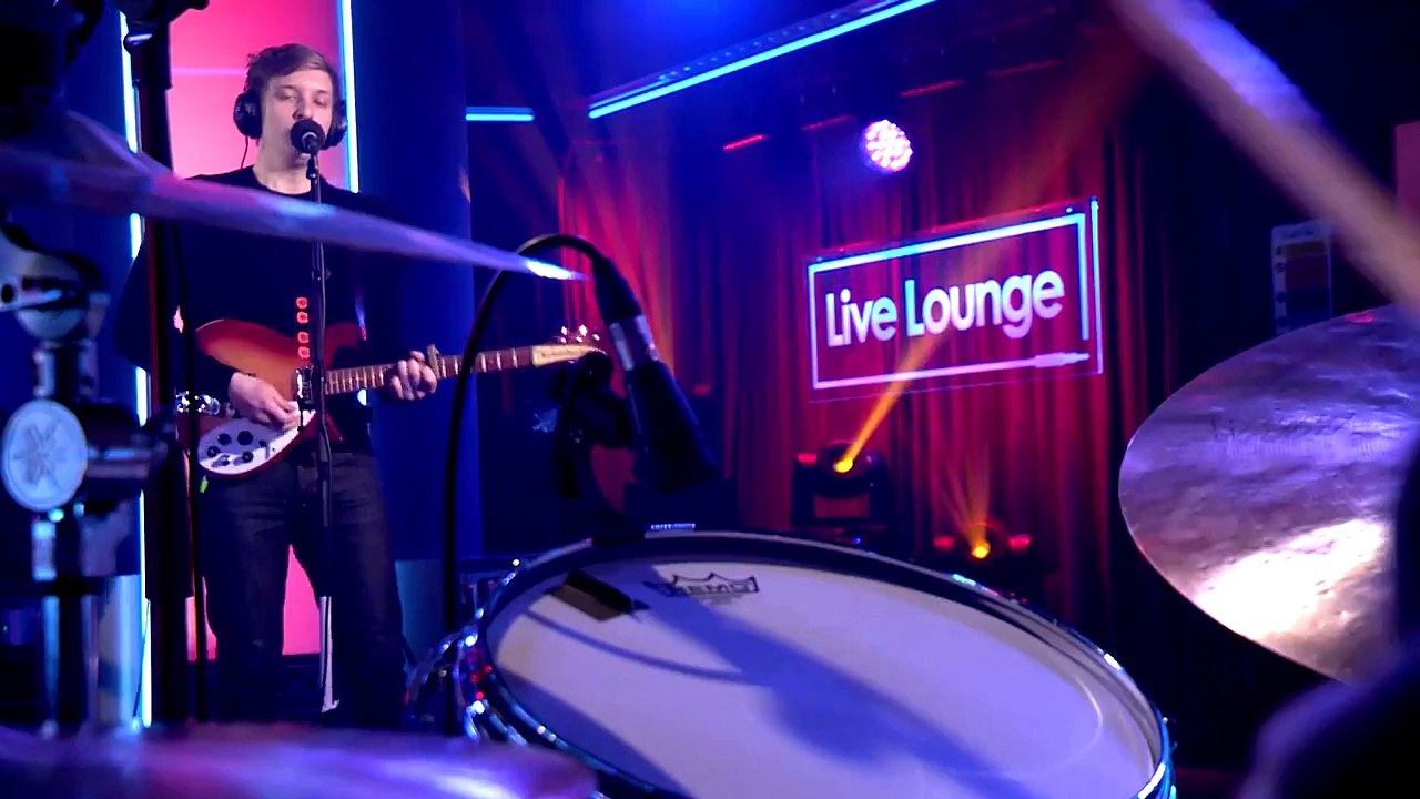 George Ezra reprend le titre "I Try" de Macy Gray - LIVE