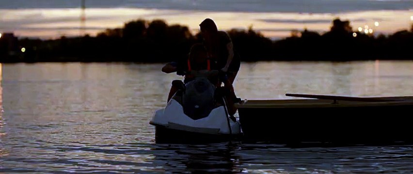 В хорошем качестве HD 720 Пятьдесят оттенков серого скачать для телефона