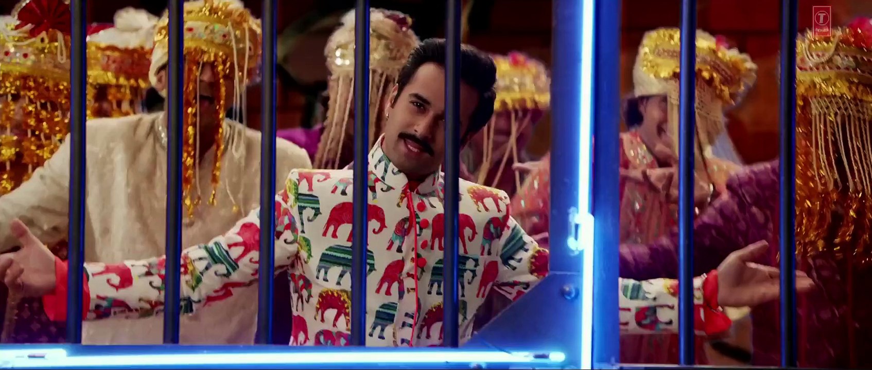 Babaji Ka Thullu, FULL VIDEO Song 1080p - Dolly Ki Doli - MeriDunya.com