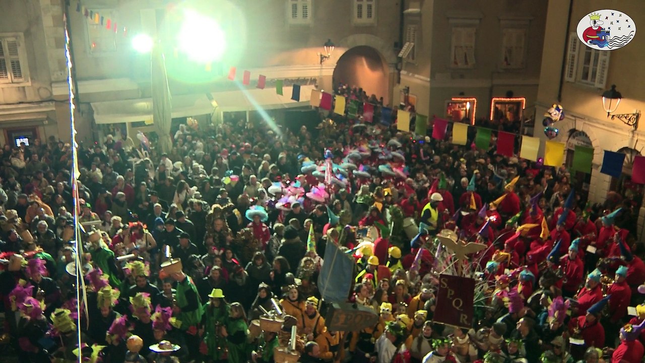 Muja Mega song in Piazza