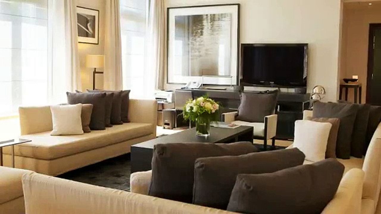 So pretty flats at Mahagun Manorial @ 01203803029