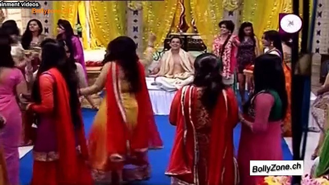 Vihaan Ko Lagi Mehendi!! - Satrangi Sasural - 18th Feb 2015