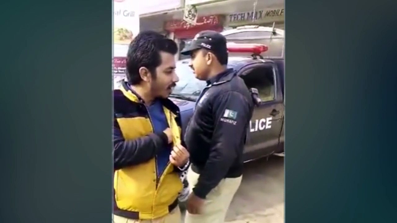 Police Got Red Handed While Talking Bribe