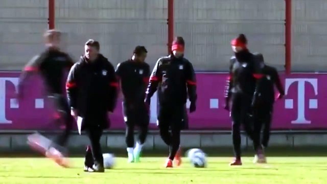 Quand Muller se moque des dribbles de Ronaldo...