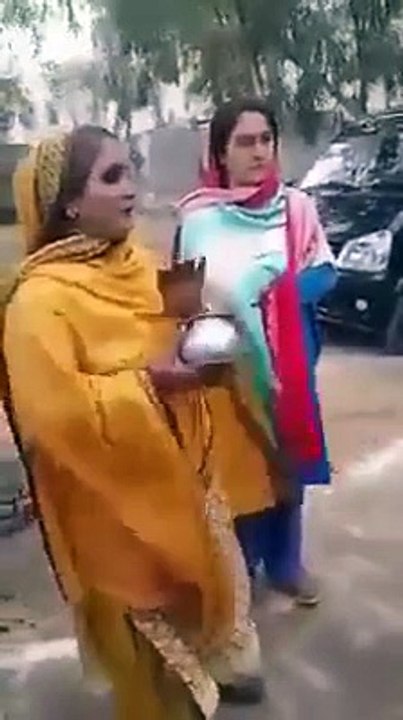 Justin Biebers song Baby by pakistani girls