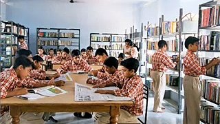 Bachpan Aur School Ki Zindagi - Maulana Tariq Jameel