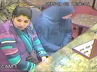 CCTV Footage of Woman Stealing a Gold Bangles from Jewellery Shop Karachi