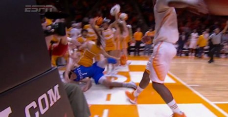 Korku Dolu Anlar! Az Daha Ponpon Kızın Belini Kırıyordu