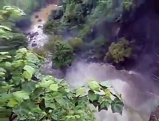 Family drowned in a water fall LIVE-512x384