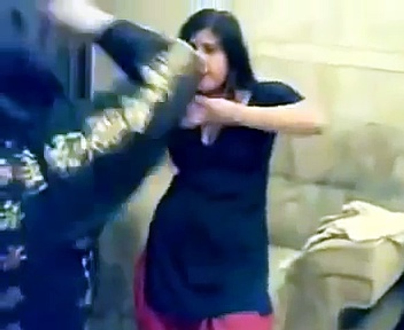 Pakistani boobs show