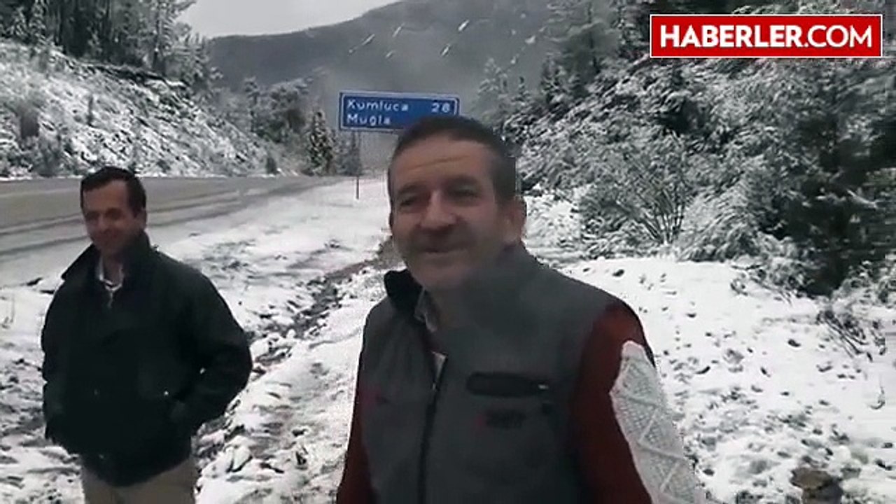 Uzun Yıllardan Sonra Yağan Kar Vatandaşları Şaşırttı