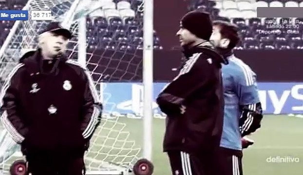 Marcelo puya en la cara a Keylor Navas delante de Carlo Ancelotti en Alemania 2015