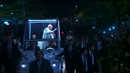 Papa pede soluções pacíficas para a Líbia