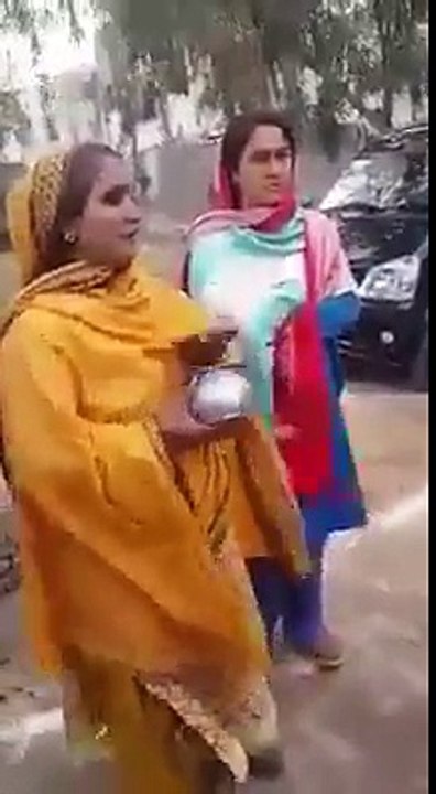 Really Amazing Cant believe Amazing Voice(pakistani local singer)