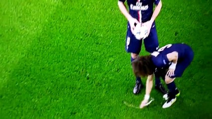 David Luiz apaga marcação de juiz no campo