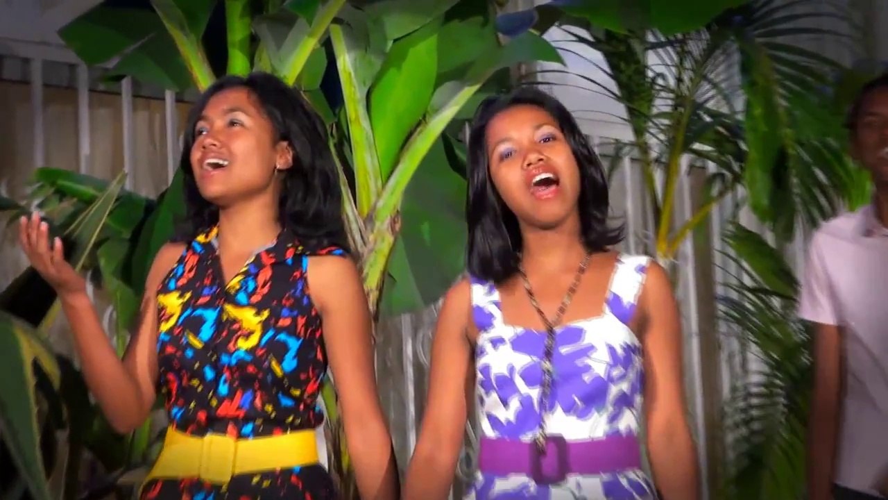 ISAAC DE PAUL - AZA MIOVA  (gasy HD - malagasy)