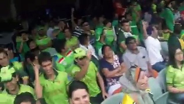 Pakistani Fans Chanting 'Go Nawaz Go' during India Pakistan Cricket Match