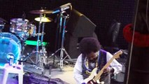Afroman hit a woman in full concert - Не мешайте артисту