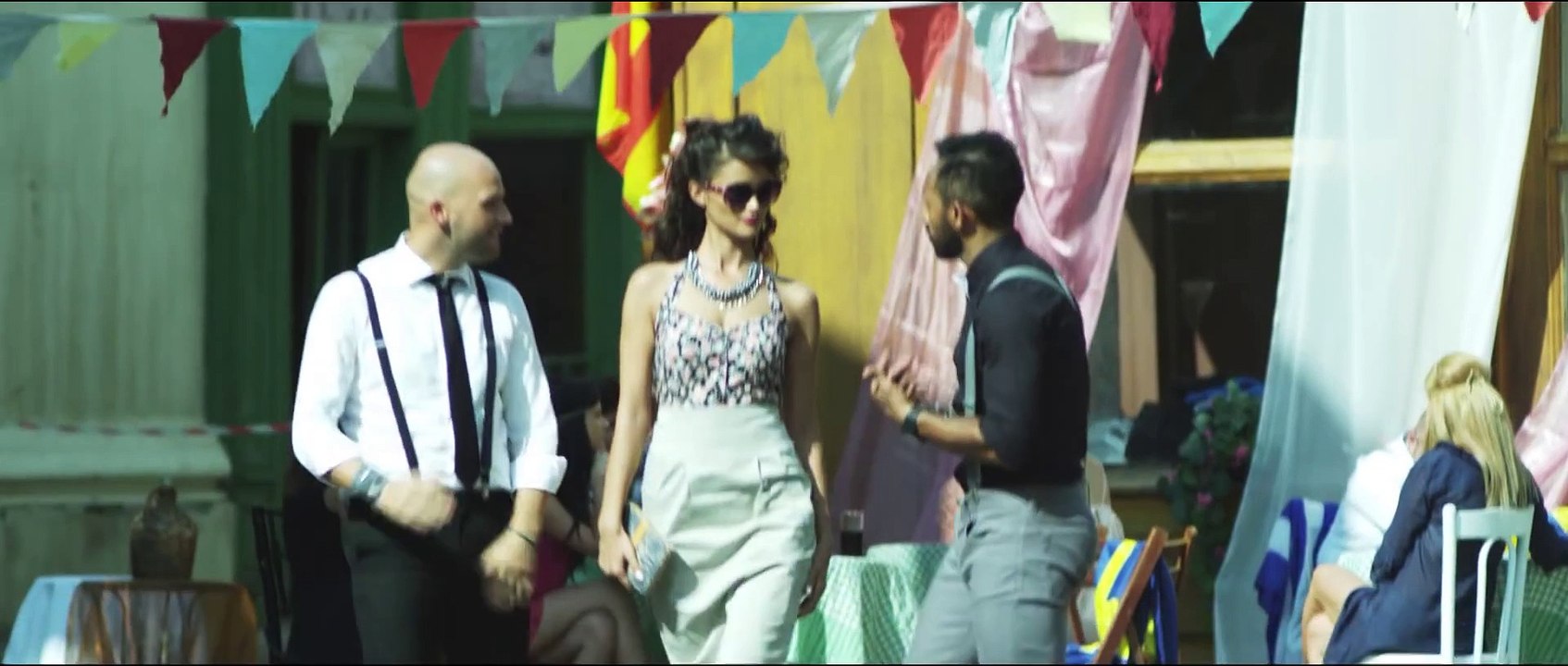 Alb Negru - Colegi De Camera  Videoclip Oficial