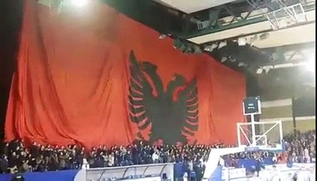 Sigal Prishtina vs Sutjeska - Shpalosja e Flamurit KuqeZi