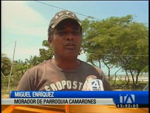 Oleaje afecta a varias casas en Esmeraldas