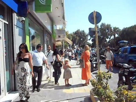 Girit Adası Hükümet Binası Protesto