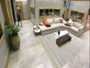 Fernando sozinho pela casa - 18.02.2015