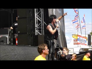 Bret Kaiser on Turn Up Your Radio / Rock Chicks (Germany)