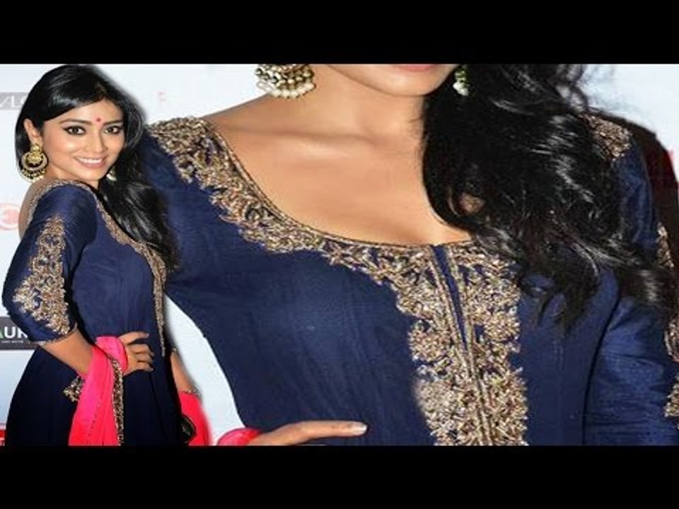 Oooppss Shriya Saran Exposed Her MANGO Shape !