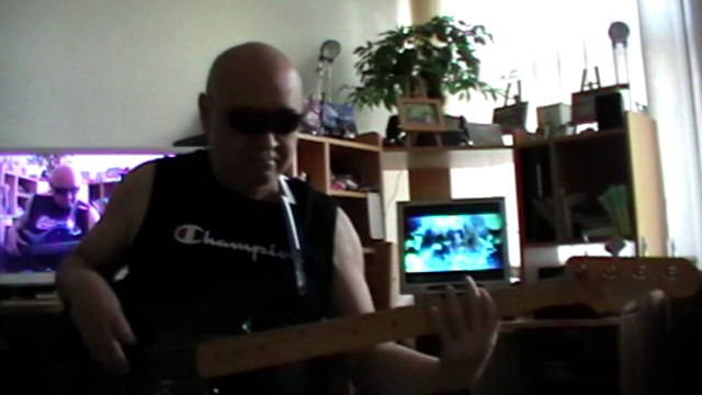 Still loving you Scorpions HD720 Basscover Bob Roha