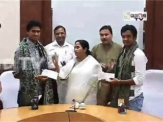 BENGAL CRICKET - MAMATA BANERJEE FELICITATES RAVIKANT SINGH AND SANDIPAN DAS