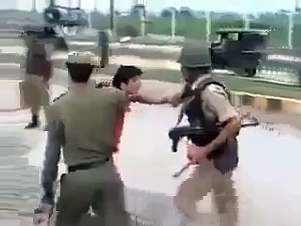 watch n share انڈین آرمی کا ظلم کشمیر میں