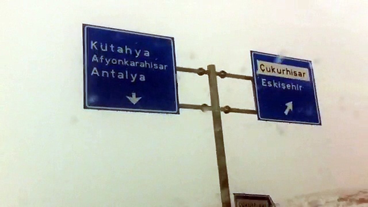 İnönü - Kütahya yolu trafiğe kapandı
