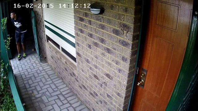 Housebreaker + Benny hill music : ridiculous thieves