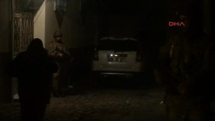 Ağrı Jandarma Özel Herakat, Doğubayazıt'ta Altı Katlı Apartmanda Operasyon Yaptı