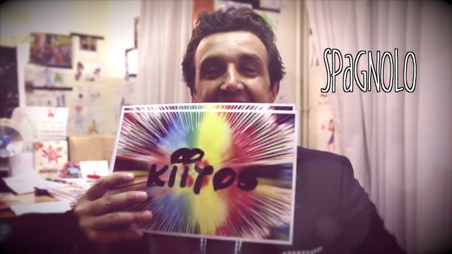 Flavio Insinna ringrazia in tutte le lingue del mondo per i 250.000 fan di Affari Tuoi su Facebook