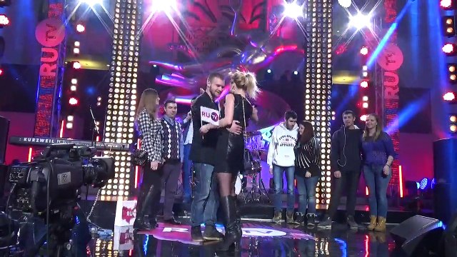 Пара №3 танцует Вальс на Шоу в Вегасе