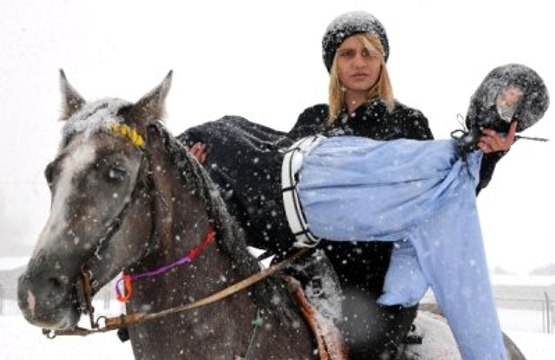 Ciritçi Kızlar Özgecan'ın Katil Zanlısının Kuklasını Yaktı