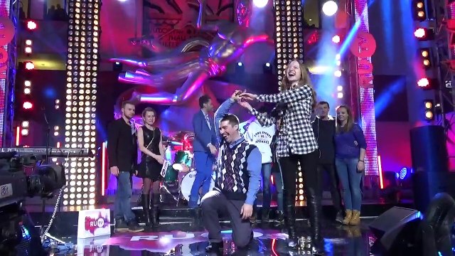 Пара №4 танцует Вальс на Шоу в Вегасе