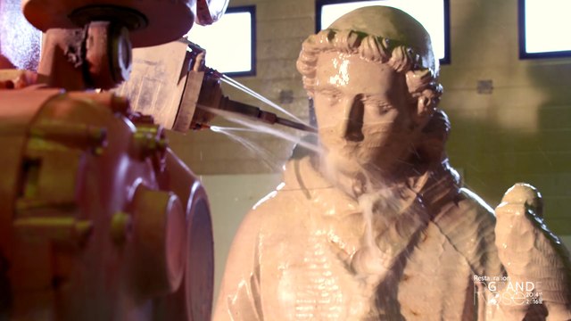 Cathédrale de Reims. Restauration de la grande rose. Episode 3 « La copie de la statuaire »