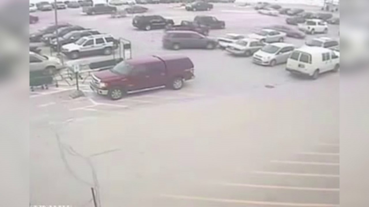 Un homme de 92 ans percute 9 voitures sur un parking