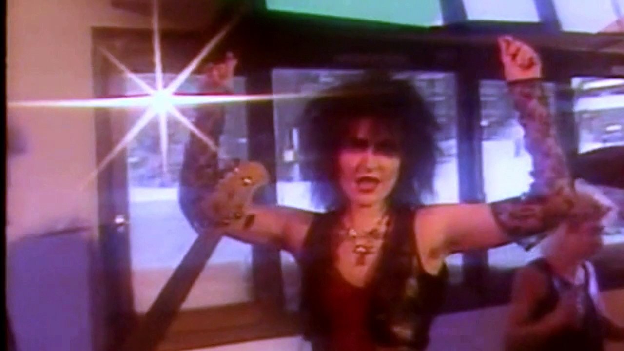 SIOUXSIE & THE BANSHEES –  "DEAR PRUDENCE" Lip sync, ultra rare (TF1, French TV, January 1984)
