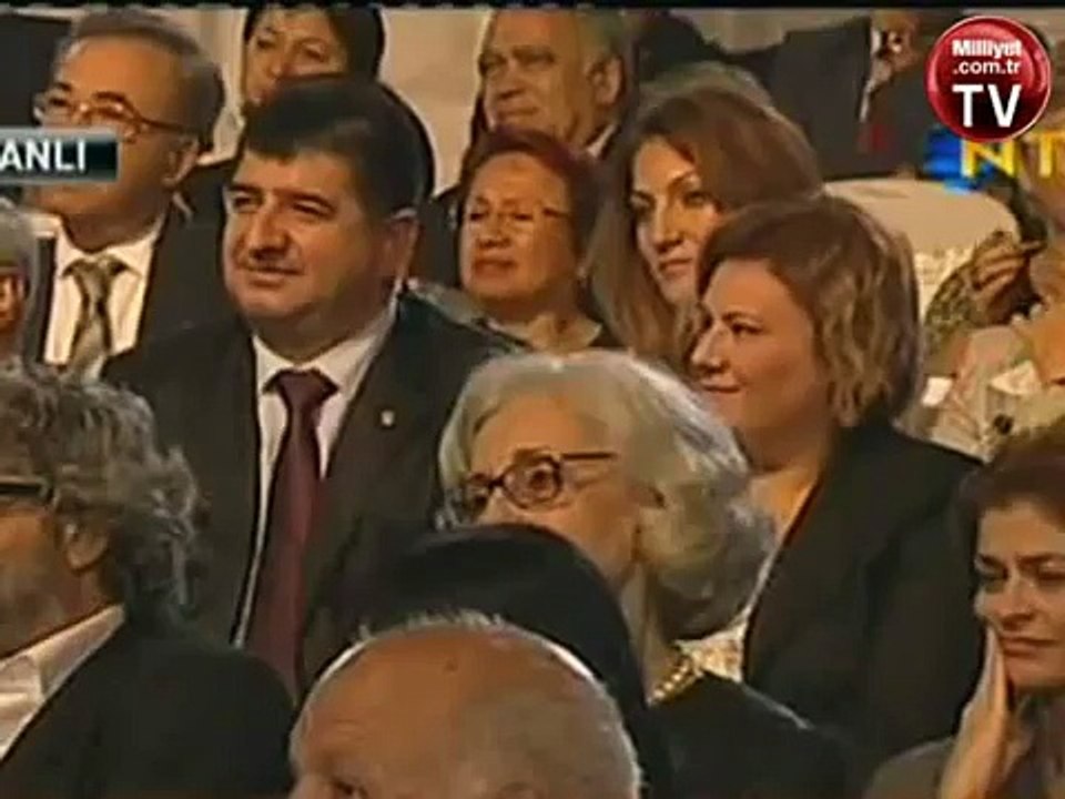 TARIK AKAN ALTIN PORTAKAL - Ak mı kara mı siz karar verin