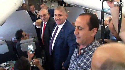 Hakkari'ye ilk sefere halaylı kutlama