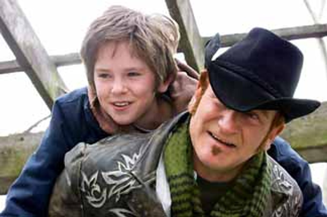 August Rush VF- Ext 2