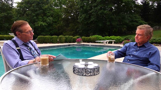 Regis Philbin talks to Larry King about leaving daytime TV, elevator texters, and sings duet with Larry