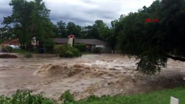 ABD'yi sel vurdu: 26 ölü, 40 kayıp!