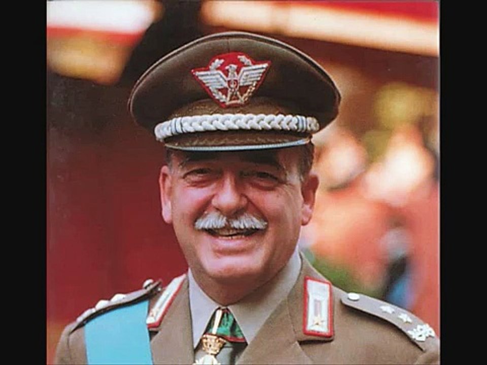 CARLO ALBERTO DALLA CHIESA  " IL GENERALE "