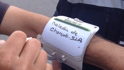 Ice bucket des pompiers pour la maladie de Charcot