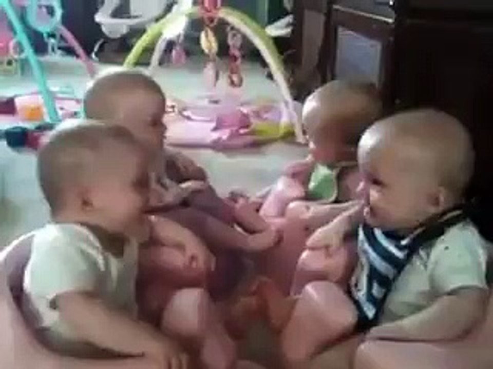 MaşaAllah :)Gülmek için bakmak yetiyor bebekler için...İşte bu masumluğu kaybettiğimiz an, KAYBETTİK! (Editör)